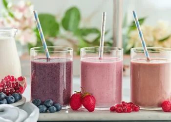 Homemade smoothie ideas for glowing skin
