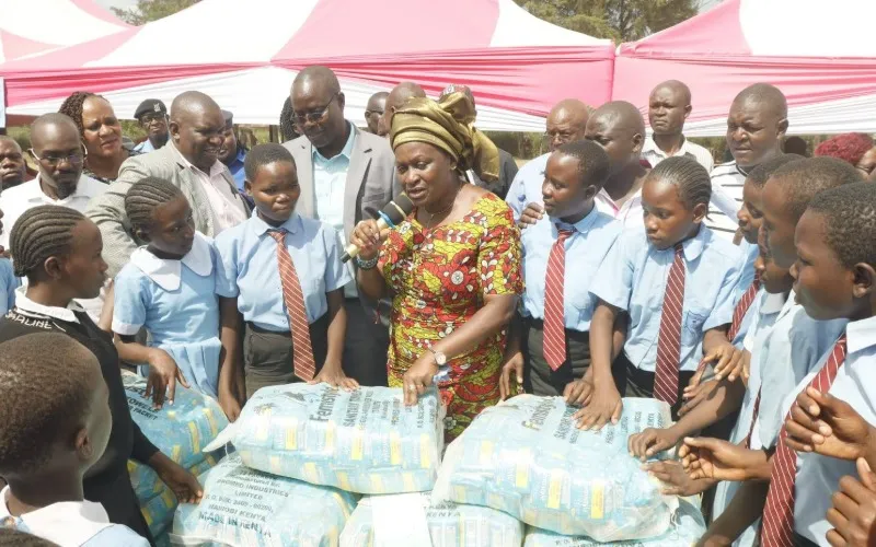 All female students in basic schools across Kakamega County received sanitary pads. Photo: Elsie Muhanda. Source: Facebook.