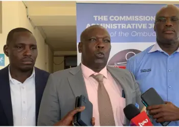 Human rights activist Kimutai Kirui (c) addressed the media at the Commission on Administrative Justice (CAJ) in Eldoret. Photo_Dennis Lubanga.