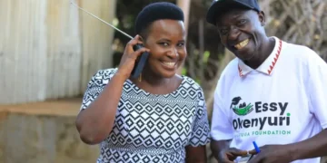 Senator Essy Okenyuri (l) met Omwamba Moronya (r), a popular, dedicated radio fan. Photo: Essy Okenyuri. Source: Facebook.