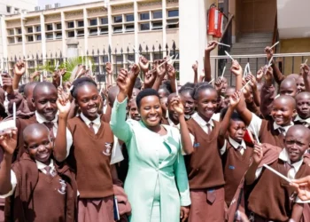 Senator Essy Okenyuri welcomed students and teachers of Uganda Martyrs Mirogi Boarding School from Homa Bay County to the Senate of Kenya on their educational tour. Photo: Senator Esther Okenyuri. Source: Facebook.