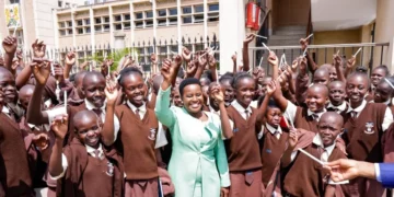 Senator Essy Okenyuri welcomed students and teachers of Uganda Martyrs Mirogi Boarding School from Homa Bay County to the Senate of Kenya on their educational tour. Photo: Senator Esther Okenyuri. Source: Facebook.